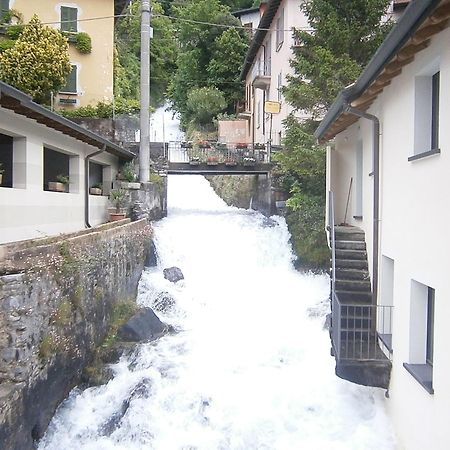 Casa In Riva Al Lago Варенна Екстер'єр фото